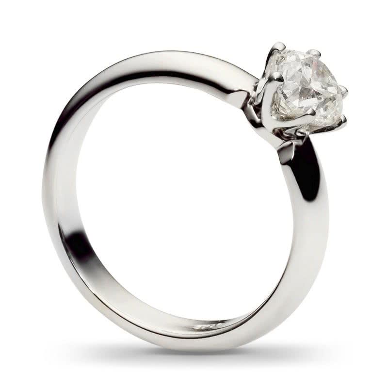 Классическое кольцо с бриллиантом 1 карат из белого золота