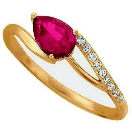 Кольцо с рубином и фианитами из красного золота